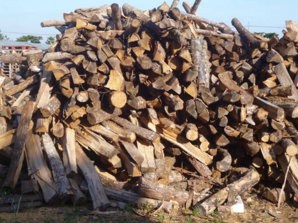 Vente et livraison de bois de chauffage  à Berre-l'Étang