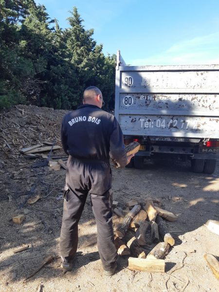Service de rangement du bois sur l'Etang De Berre