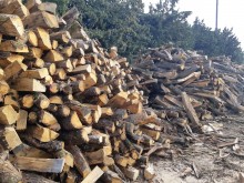 Bruno Bois -  Achat de chutes de bois pour cheminée moderne et insert près de La Fare-les-Oliviers